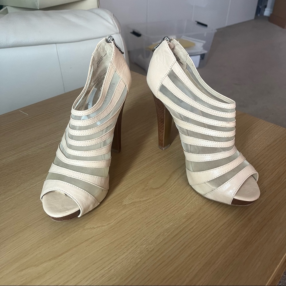 Michael Kors Cream Beige Brown Strappy Fishnet Peep Toe Zip Up Heels Size 9